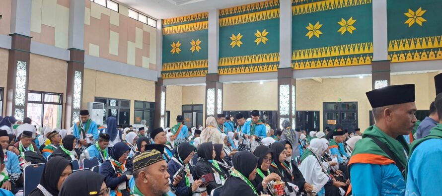 PEMERINTAH KABUPATEN OGAN KOMERING ULU SELATAN SAMPAIAN INFORMASI BAHWA JEMAAH CALON HAJI (JCH) ASAL KABUPATEN OKU SELATAN TELAH TIBA DENGAN SELAMAT DI ASRAMA HAJI PALEMBANG.