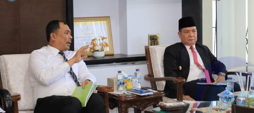 BUPATI OKU SELATAN TERIMA AUDIENSI REKTOR STIK BINA HUSADA PALEMBANG, PERKUAT SINERGI PENDIDIKAN DAN KESEHATAN