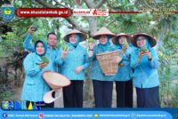 TP PKK OKU SELATAN IKUTI PENILAIAN LOMBA AKU HATINYA PKK TINGKAT PROVINSI SUMATERA SELATAN DI DESA SIPATUHU I
